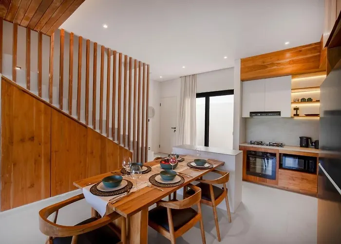 Six Palm 4 - 2br With Rooftop Near Padang Pecatu (Bali)