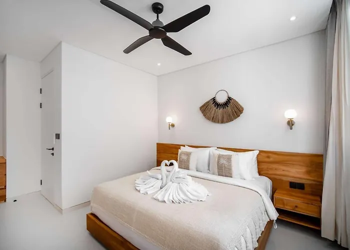 Villa Six Palm 4 - 2br With Rooftop Near Padang *