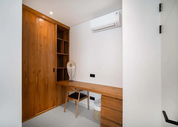 Villa Six Palm 4 - 2br With Rooftop Near Padang