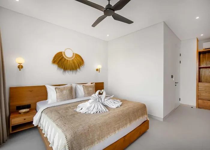 Six Palm 4 - 2br With Rooftop Near Padang Villa